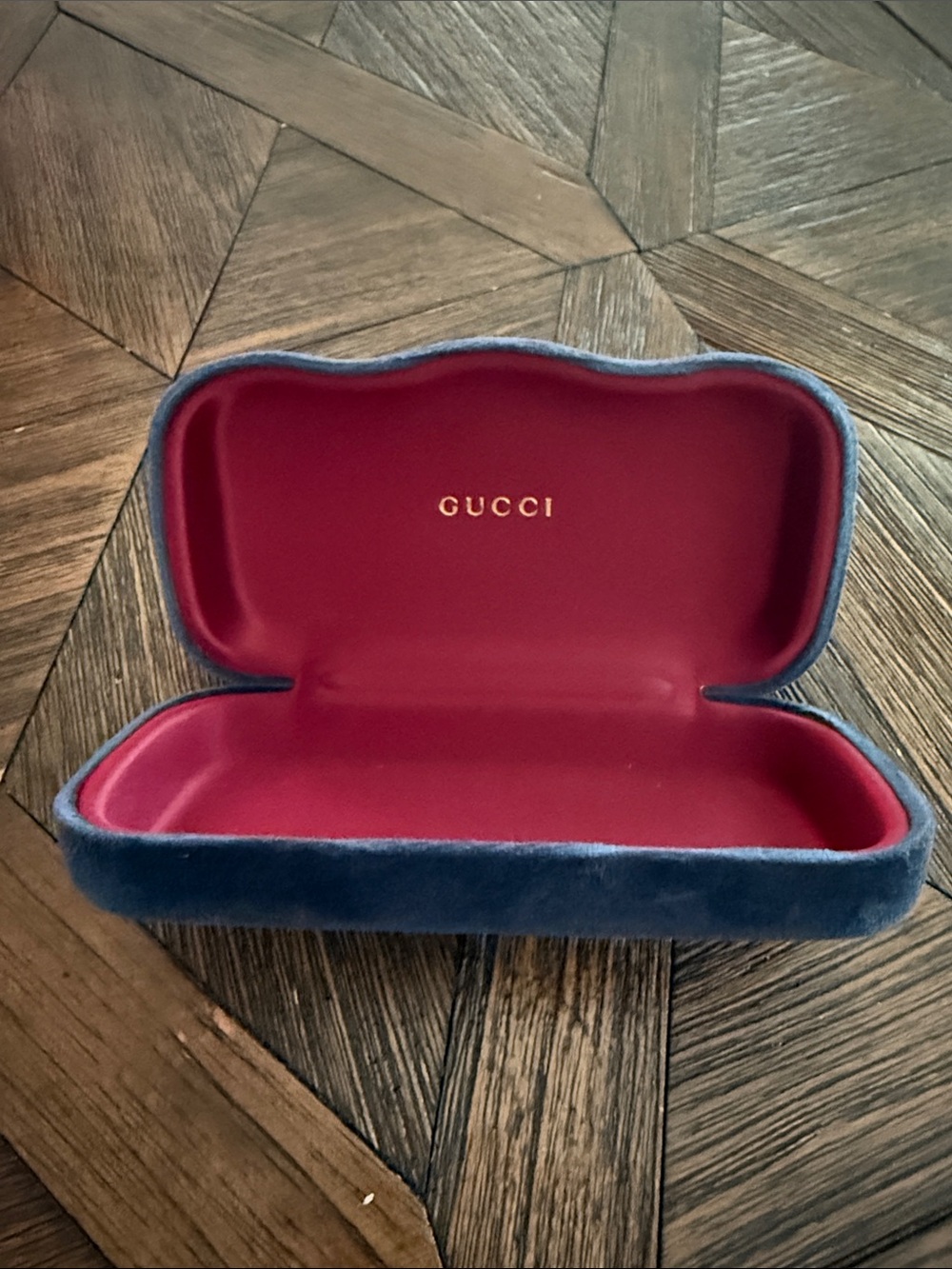 Gucci Large Blue Velvet Clamshell Sunglasses Case Red Silk Interior Authentic